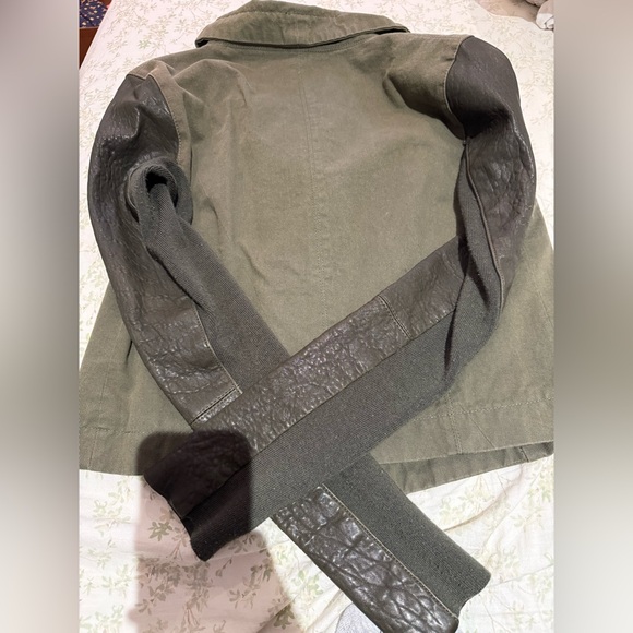 Veda Max Jacket - Picture 8 of 11